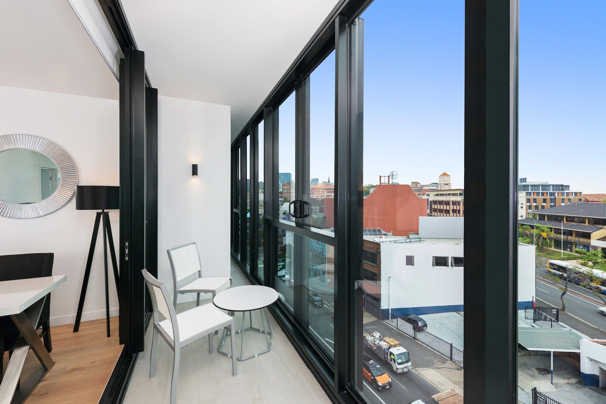 Aparthotel Fv By Peppers à Brisbane Extérieur photo A balcony in an apartment