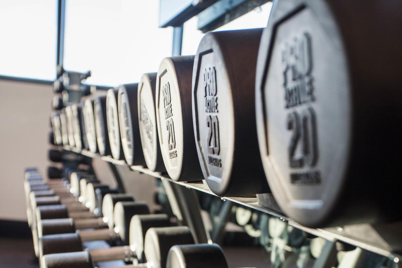 Aparthotel Fv By Peppers à Brisbane Extérieur photo Dumbbells on a rack
