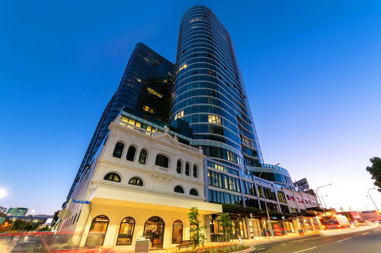 Aparthotel Fv By Peppers à Brisbane Extérieur photo The hotel at night