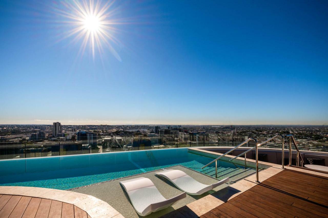 Aparthotel Fv By Peppers à Brisbane Extérieur photo Skyline pool